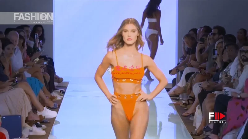 NU WAVE SWIM Spring Summer 2020 Miami - Fashion Channel.mp4_20190908_170402.015.jpg