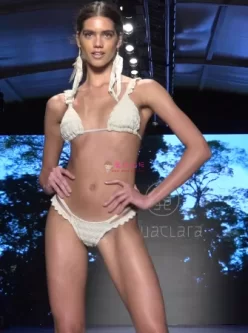 4K丁字裤时装秀AGUACLARA SWIMWEAR 4K_ Miami Swim Week 2019[1v/963m][百度云]